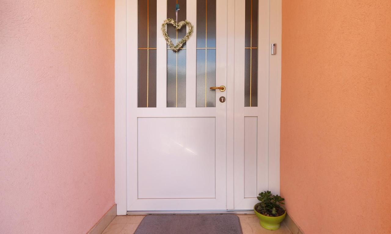 Apartments Emilija Makarska Luaran gambar