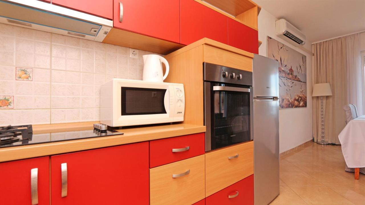 Apartments Emilija Makarska Luaran gambar