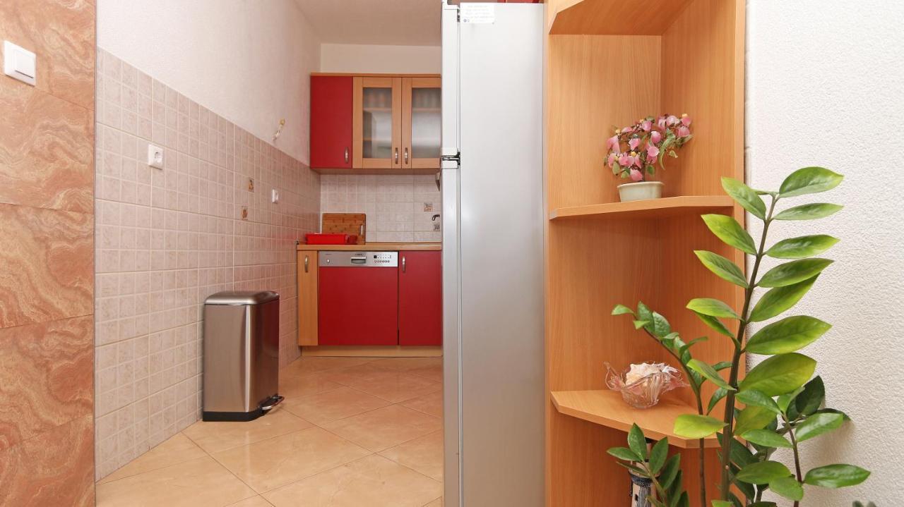 Apartments Emilija Makarska Luaran gambar