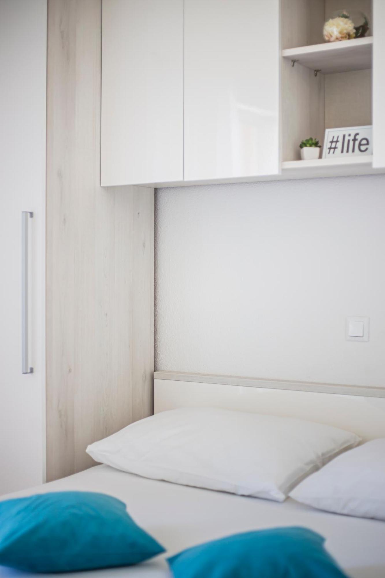 Apartments Emilija Makarska Luaran gambar