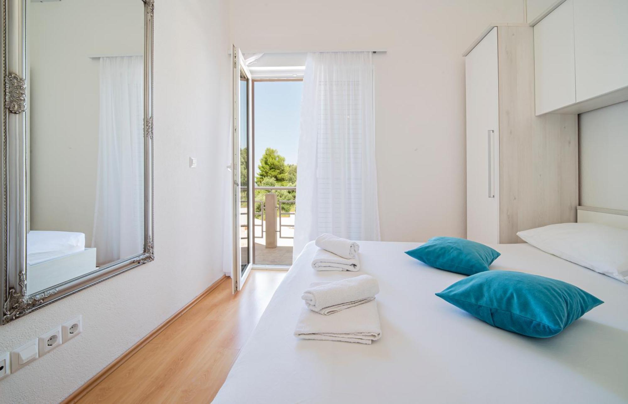 Apartments Emilija Makarska Luaran gambar