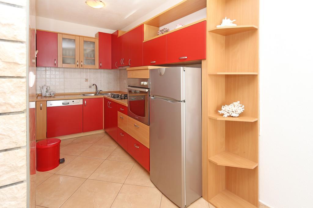 Apartments Emilija Makarska Luaran gambar